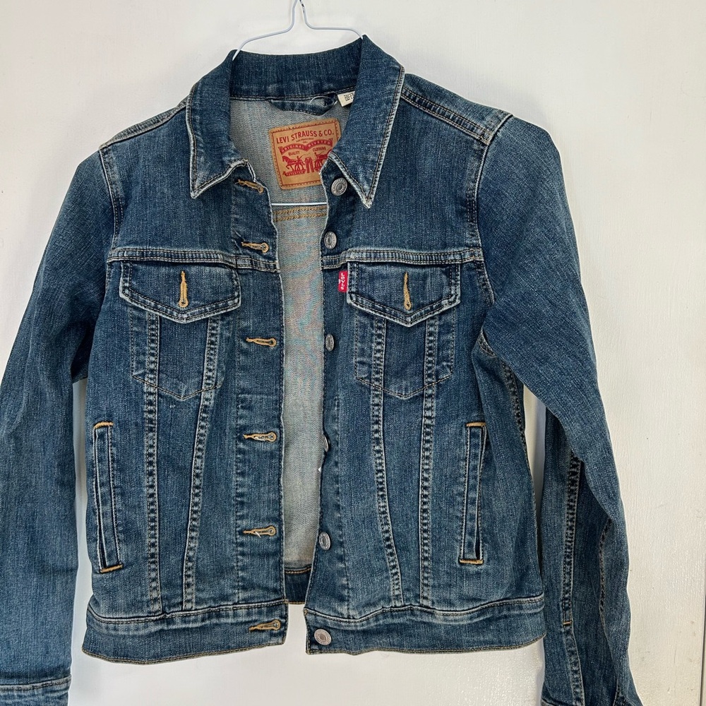 Girls Levi’s Denim Jacket - great condition